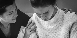 A casa da mãe é um lugar onde sempre podemos chorar sem sentir vergonha A casa da mãe é um lugar onde sempre podemos chorar sem sentir vergonha