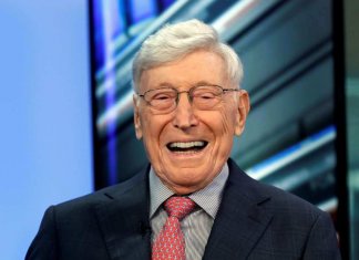 Bilionário que cresceu em cortiço pretende doar 80% de sua fortuna para caridade