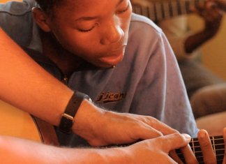 Musicoterapia foi eficaz na redução do estresse em dependentes químicos