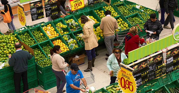 Brasileiros passam a consumir menos açúcar refinado, refrigerante e carne vermelha – aponta pesquisa