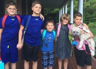 Mãe encontra a melhor maneira de responder aos filhos quando eles lhe perguntam se ela “ama mais” o irmão que tem autismo