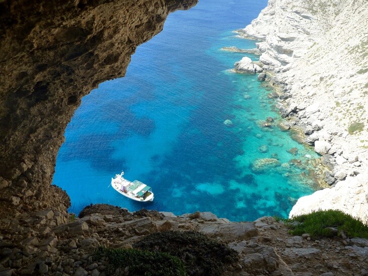 contioutra.com - Deslumbrante ilha grega oferece casa terras e salário para atrair moradores