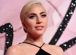 Lady Gaga financia projetos educacionais em cidades afetadas por tragédias nos EUA