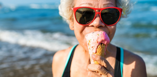 Benefícios para a saúde de banhos de sol superam riscos, diz organização mundial de saúde