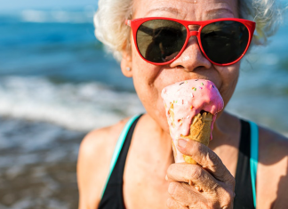 Benefícios para a saúde de banhos de sol superam riscos, diz organização mundial de saúde