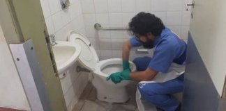 Juiz trabalha como gari por um dia para se colocar no lugar de outros trabalhadores