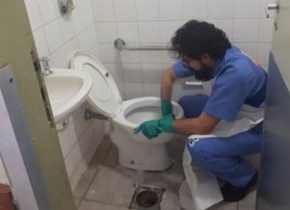 Juiz trabalha como gari por um dia para se colocar no lugar de outros trabalhadores