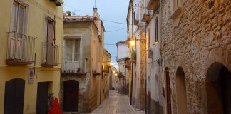 Cidades no sul da Itália oferecem R$ 3 mil a quem quiser se mudar e abrir um negócio Cidades no sul da Itália oferecem R$ 3 mil a quem quiser se mudar e abrir um negócio