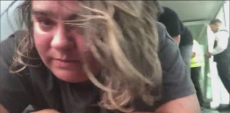 Brasileira cadeirante relata ter sido deixada caída ao chão em aeroporto da Alemanha Brasileira cadeirante relata ter sido deixada caída ao chão em aeroporto da Alemanha