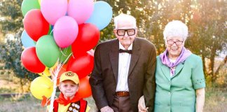 Casal comemora o aniversário do bisneto usando trajes dos personagens do filme UP Casal comemora o aniversário do bisneto usando trajes dos personagens do filme UP