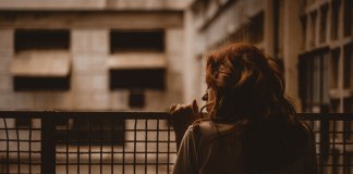 A tristeza tem o aspecto didático da aceitação do fim de um ciclo