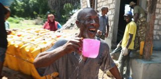 Usina solar transforma água do oceano em água potável no Quênia