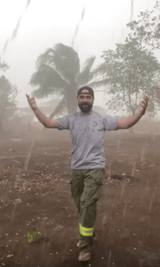 contioutra.com - Chuva torrencial surpreende volunt&aacute;rios de inc&ecirc;ndio na Amaz&ocirc;nia boliviana
