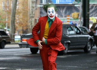 Joker (Coringa) é a bomba relógio que de tempos em tempos fechamos os olhos.