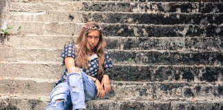 Tome cuidado com pessoas invasivas Tome cuidado com pessoas invasivas