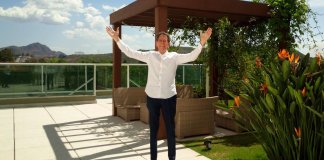 Brasileiro curado de câncer terminal crê em misto de ciência e manifestação religiosa Brasileiro curado de câncer terminal crê em misto de ciência e manifestação religiosa