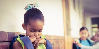 Descubra como seu filho se ajusta a um novo local escolar