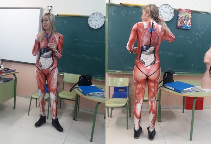 Professora de ciências se veste de ‘corpo humano’ para ensinar sobre órgãos e músculos