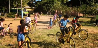 Garotinha arrecada 150 bicicletas para crianças de Linhares (ES). Uma linda ação de Natal!