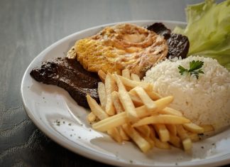 Arroz com ovo está entre os 30 melhores pratos em ranking da América Latina