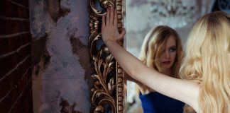 A conta da aceitação alheia é paga com o dinheiro da humilhação A conta da aceitação alheia é paga com o dinheiro da humilhação