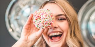 Cuidado com a dieta emocional, ela faz você desejar porcarias