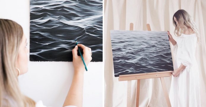 Ela abandonou o seu emprego para pintar as ondas do mar.