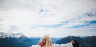 “Nada dura para sempre: nem as dores, nem as alegrias.” “Nada dura para sempre: nem as dores, nem as alegrias.”