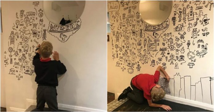 Repreendido por desenhar durante a aula, menino consegue emprego decorando restaurante