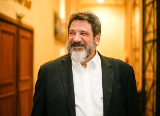 “Gente simpática demais é chata. Só os antipáticos são sinceros”