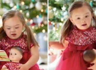 Garotinha com síndrome de Down se torna a modelo de uma campanha de brinquedos.