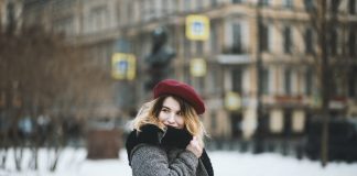 Mude. Felicidade não é liberdade em condicional. Você responde por ela, só você.