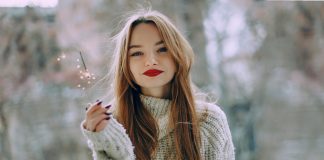 Moça, o amor te ama demais. Moça, o amor te ama demais.