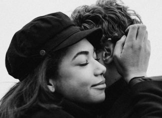 Algumas pessoas simplesmente ficam na gente, para sempre