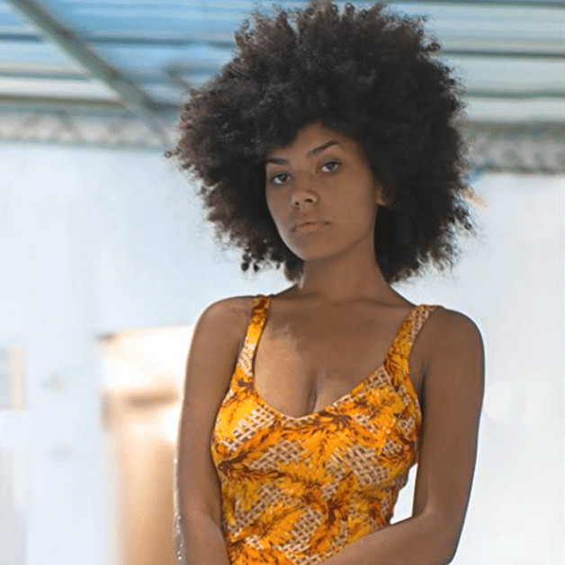 contioutra.com - Marca fatura R$ 1 milh&atilde;o com toucas de nata&ccedil;&atilde;o para cabelos afro