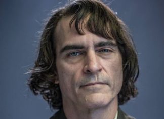 Ao receber prêmio, Joaquin Phoenix discursa em favor daqueles que foram excluídos da premiação