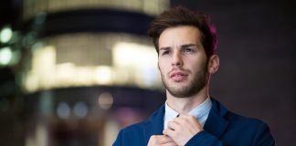 Eu sou uma bolha ambulante de hipocrisias e solidão