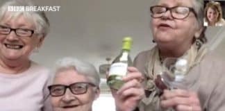 Vovós vão passar a quarentena juntas com vinhos e muitas gargalhadas Vovós vão passar a quarentena juntas com vinhos e muitas gargalhadas
