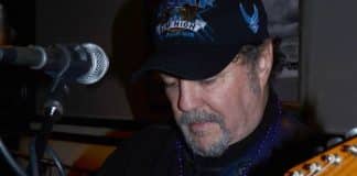 Pastor que se referiu ao coronavírus como histeria falece da doença nos EUA Pastor que se referiu ao coronavírus como histeria falece da doença nos EUA