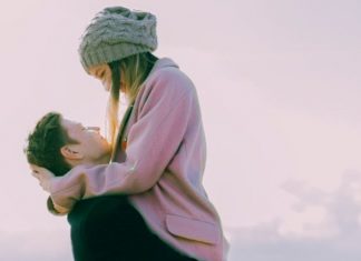 Ser solteiro, namorar ou ser casado é bom: encontre a felicidade no seu estado atual