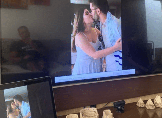 Noivos cancelam casamento presencial e fazem cerimônia ao vivo nas redes sociais