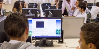 USP oferece 15 mil vagas em cursos on-line gratuitos para alunos da rede pública