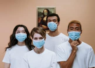 ‘Cuidamos dos outros, mas ninguém cuida de nós?’, desabafam enfermeiras na linha de frente contra coronavírus