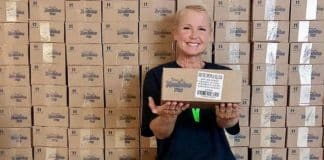 Após doação de 1 milhão para o SUS, Xuxa doará 300 mil sabonetes para comunidades