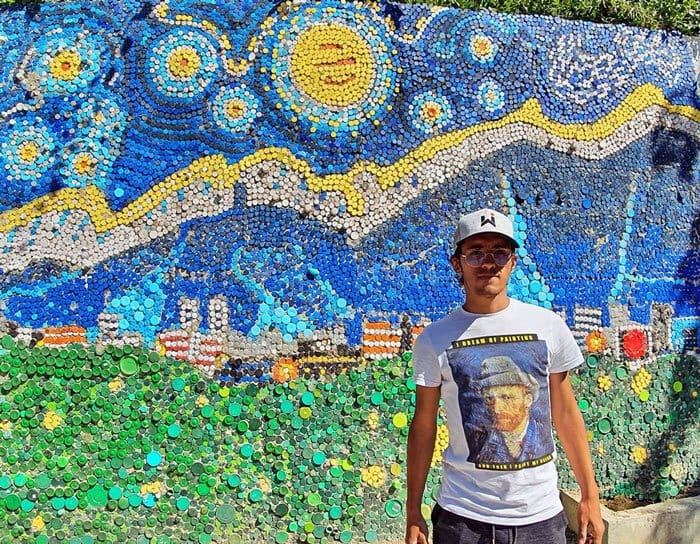contioutra.com - Artista venezuelano cria mural com 200 mil tampinhas de plástico