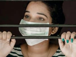 PANDE… MIA… MÔNIO