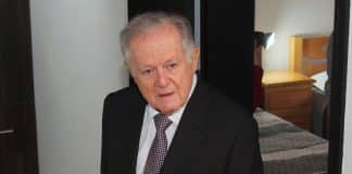 Homem mais rico da Colômbia faz incrível doação de R$100 milhões para combater coronavírus