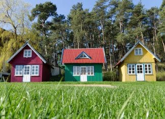 Seatle constrói mini casas para abrigar pessoas em situação de rua durante pandemia de coronavírus