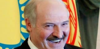 Presidente da Bielorrússia sugere 50 ml de vodka por dia e sauna para curar Covid-19