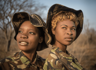 Um grupo de mulheres africanas se uniu para combater os caçadores de animais na África